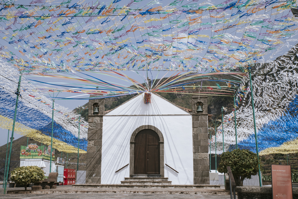 Ermita de San Roque decorada para las fiestas